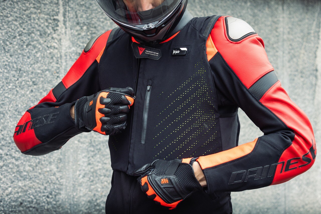 Dainese Smart Air – how does the lightest motorcycle airbag vest work?